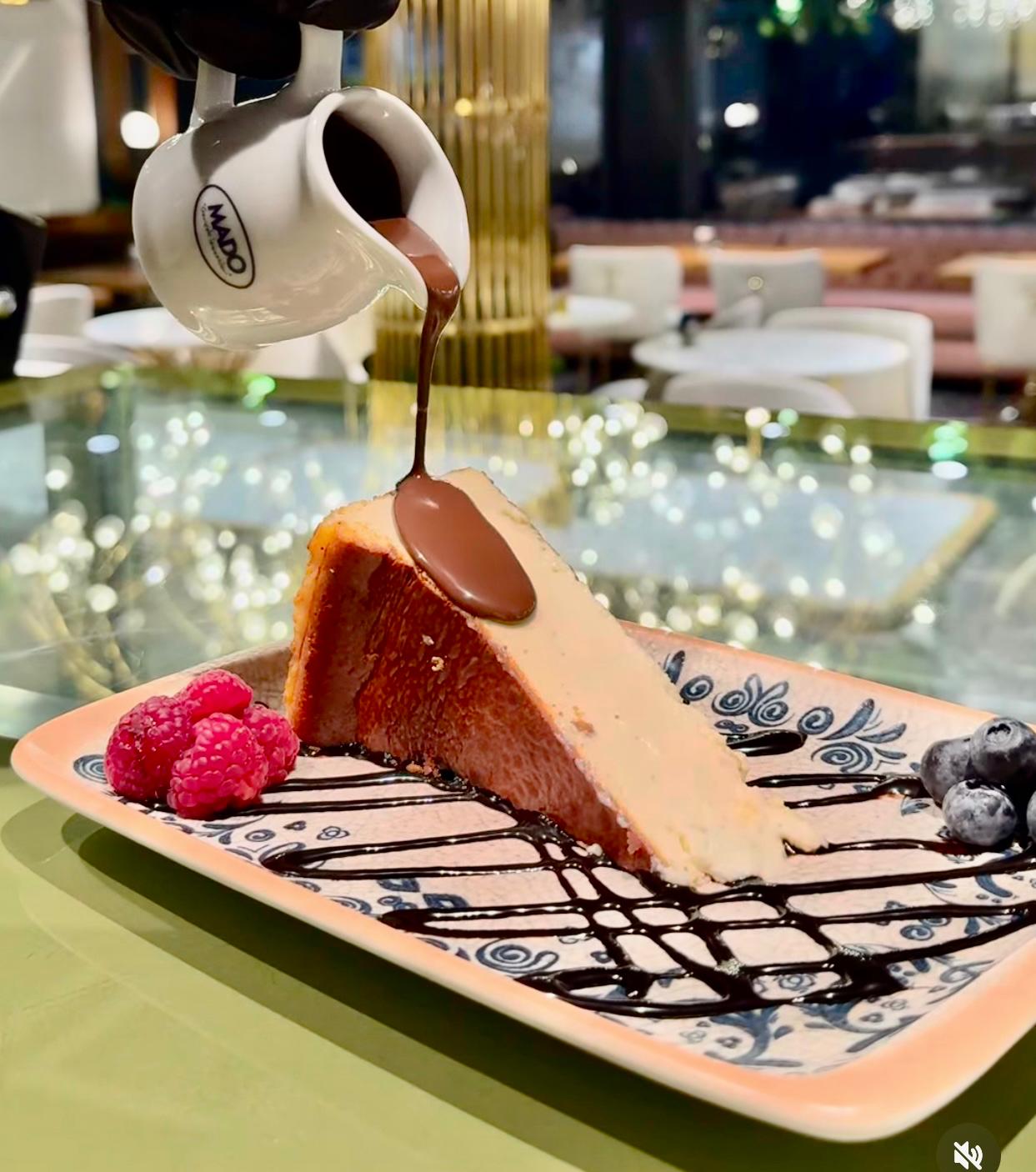 San Sebastian Cheesecake (Handmade)